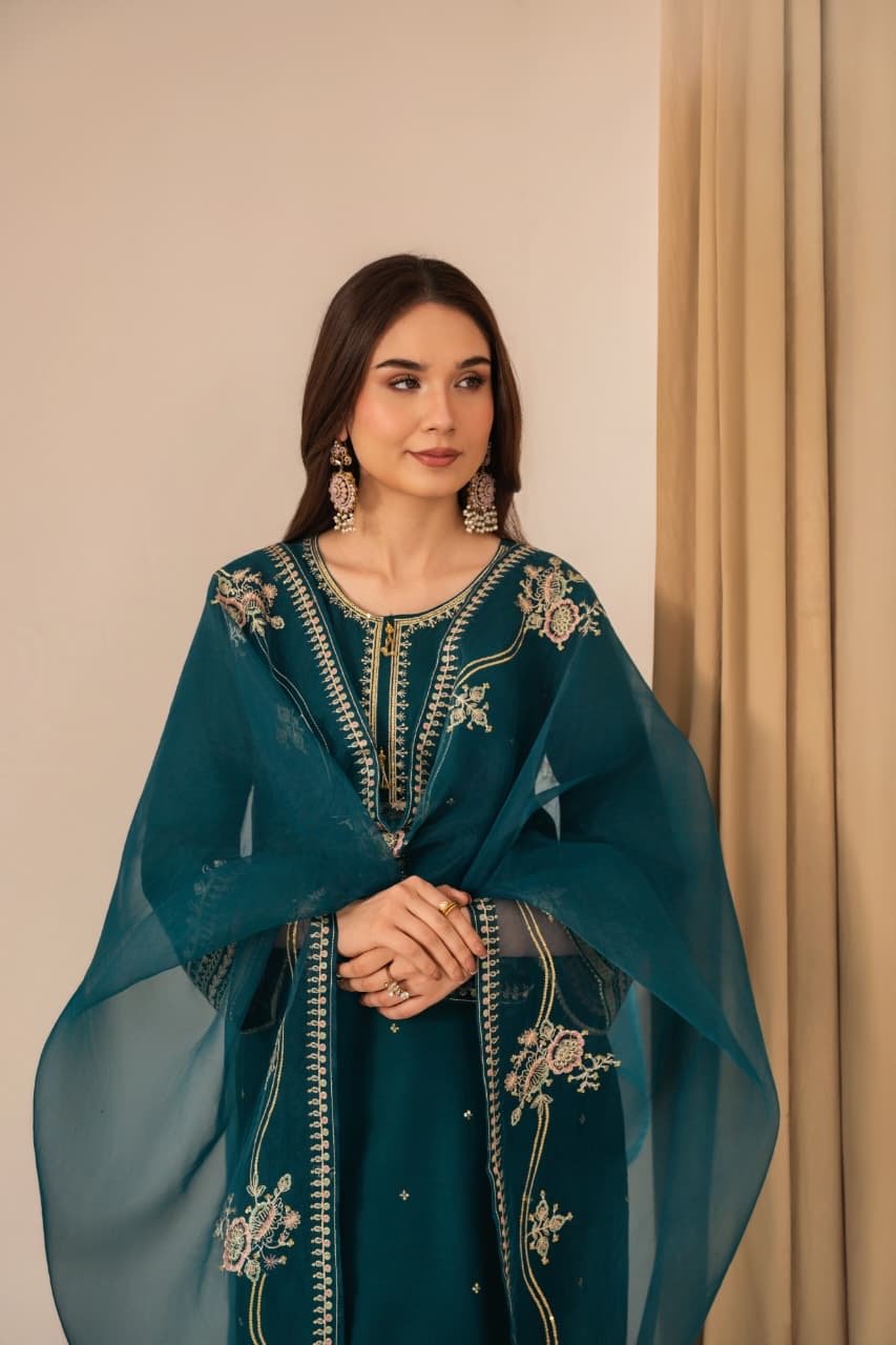 Liva embroided 3 pc - Noor - e - Ujala